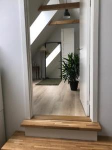 Den lille trappe op til værelset på 1. sal